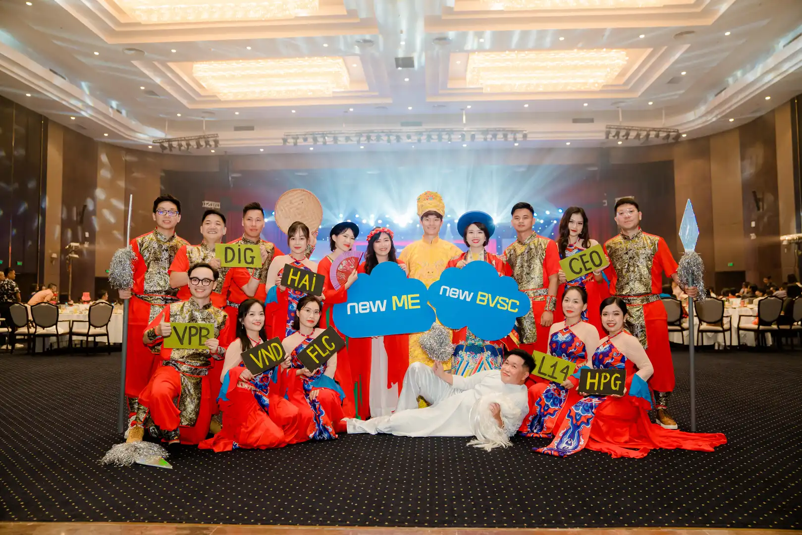 Nội dung ở trên, Slide ở dưới